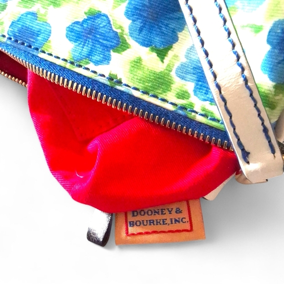 Dooney & Bourke Mini Barrel Bag Hydrangea Floral Coated Canvas Y2K Vintage - Picture 14 of 15